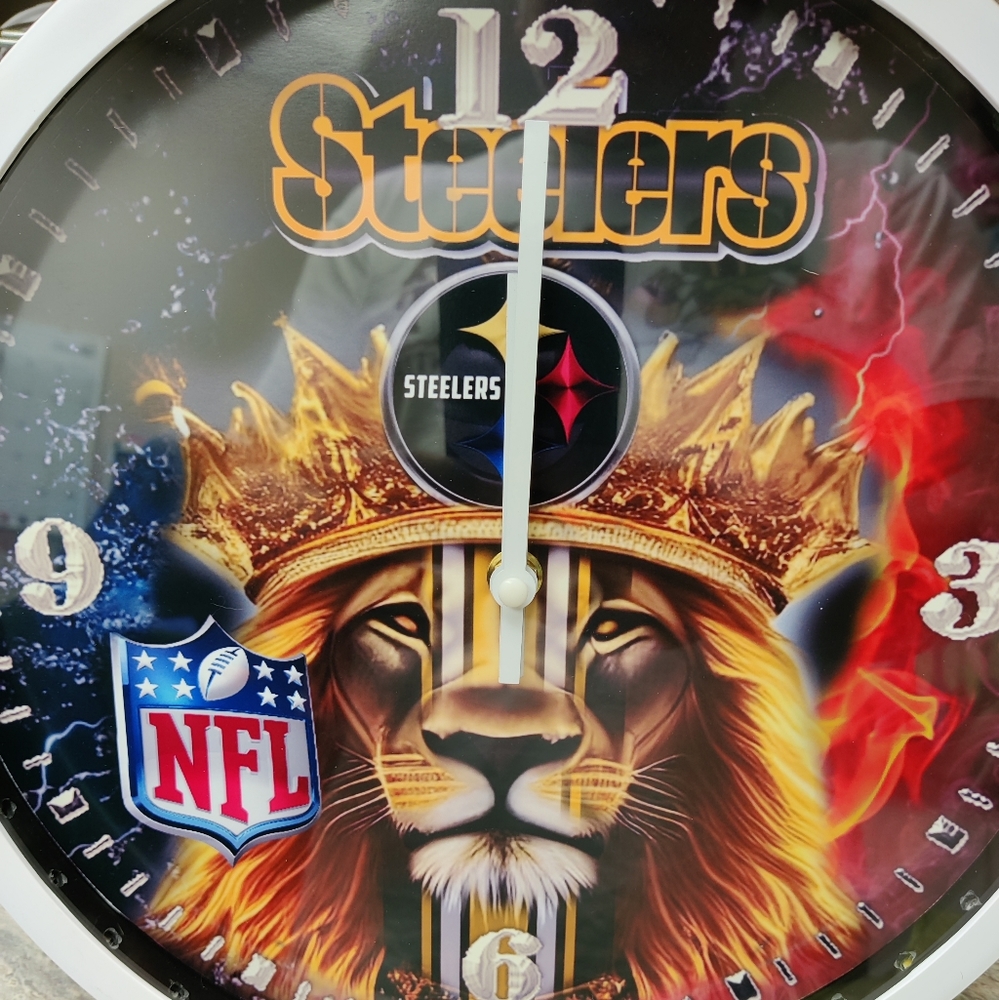 Steelers lion king led dance light 12 " football clock